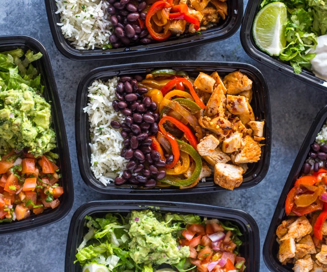 chicken burrito bowl meal prep lunches